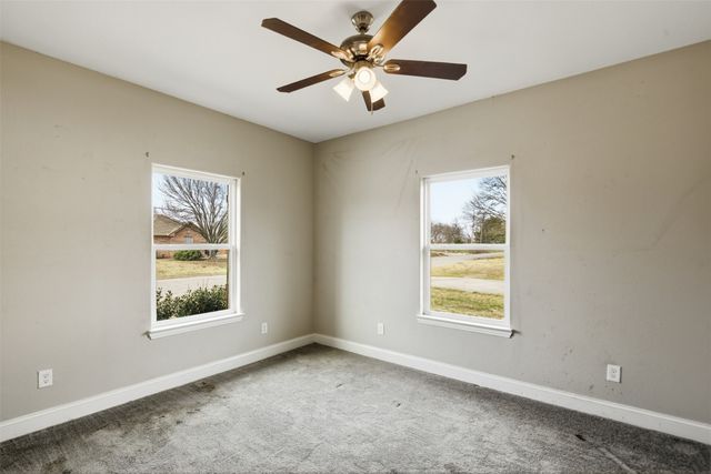 2204 Albert Broadfoot Street, Bonham, TX 75418