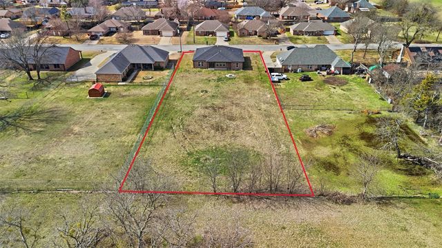 2204 Albert Broadfoot Street, Bonham, TX 75418