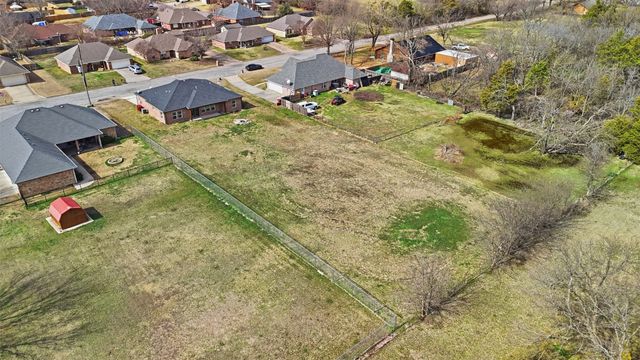 2204 Albert Broadfoot Street, Bonham, TX 75418