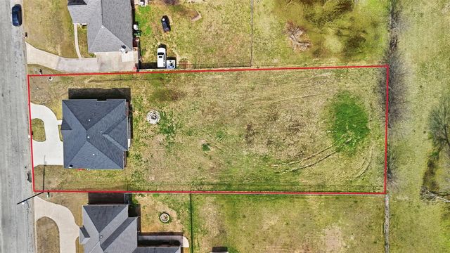 2204 Albert Broadfoot Street, Bonham, TX 75418