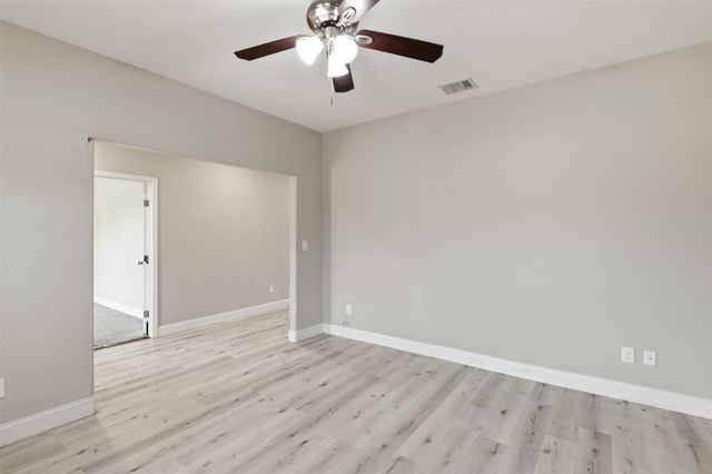 2204 Albert Broadfoot Street, Bonham, TX 75418