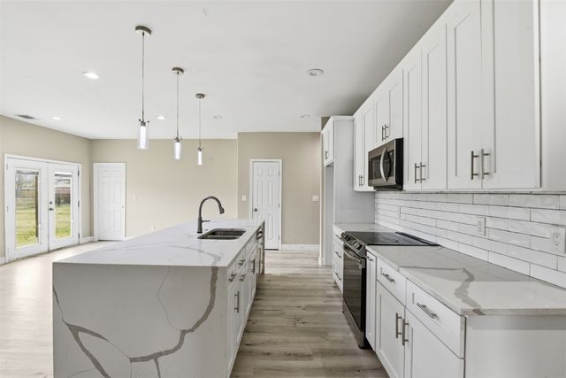 2204 Albert Broadfoot Street, Bonham, TX 75418