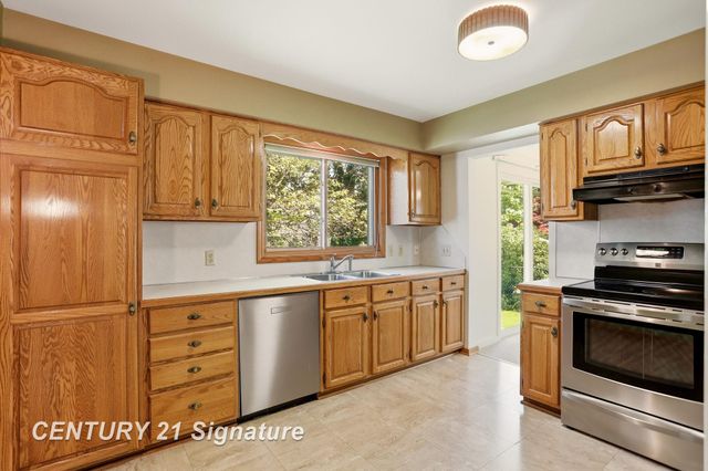 4816 Leaside Drive, Saginaw Twp, MI 48603