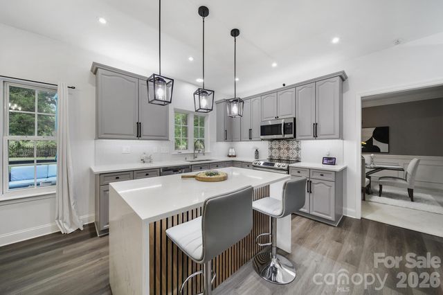 9954 Mitchell Glen Drive, Charlotte, NC 28277