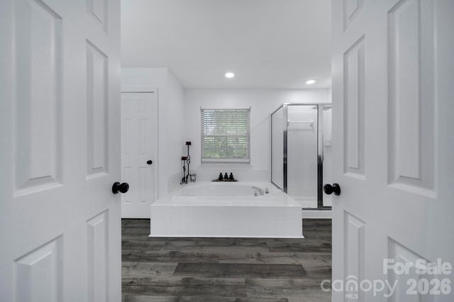 9954 Mitchell Glen Drive, Charlotte, NC 28277