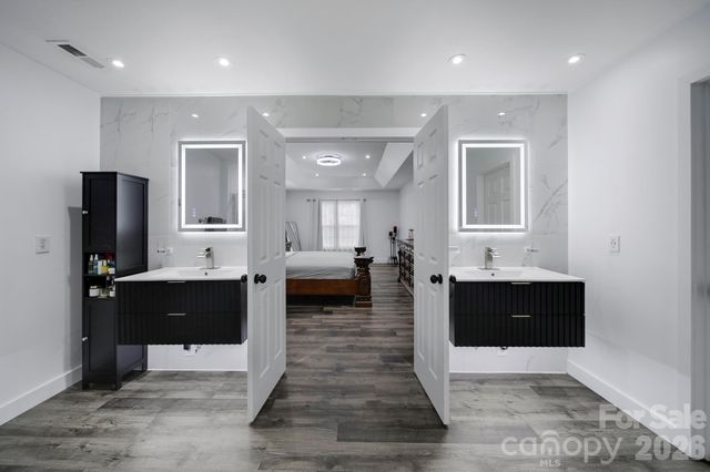 9954 Mitchell Glen Drive, Charlotte, NC 28277