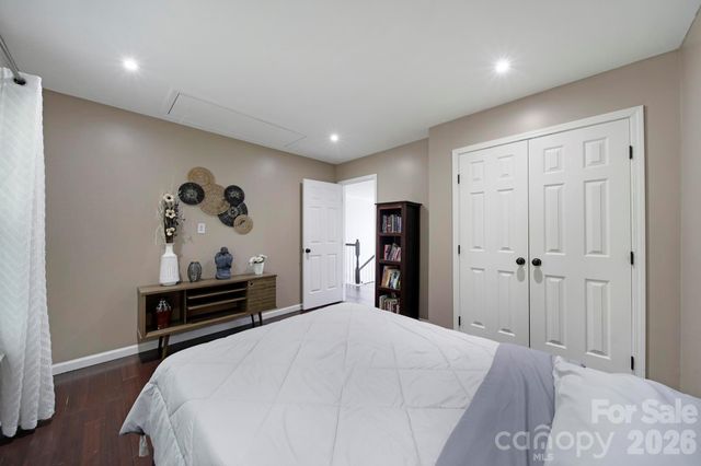 9954 Mitchell Glen Drive, Charlotte, NC 28277
