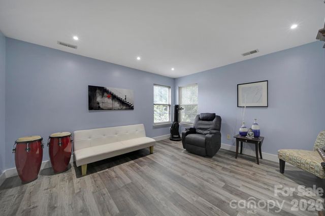 9954 Mitchell Glen Drive, Charlotte, NC 28277