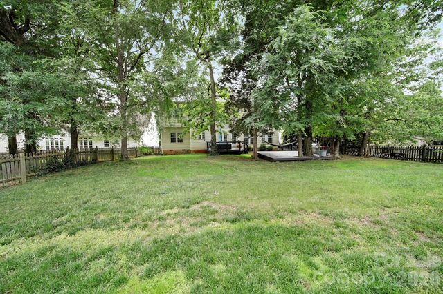9954 Mitchell Glen Drive, Charlotte, NC 28277
