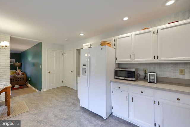 1856 BEVERLY DR, Lancaster, PA 17601
