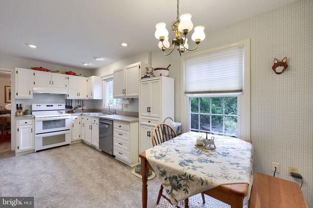 1856 BEVERLY DR, Lancaster, PA 17601