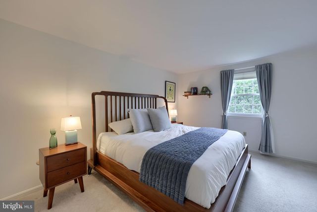 1856 BEVERLY DR, Lancaster, PA 17601