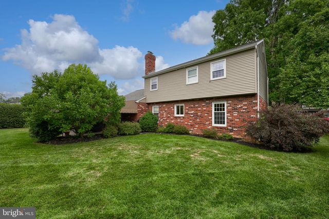 1856 BEVERLY DR, Lancaster, PA 17601