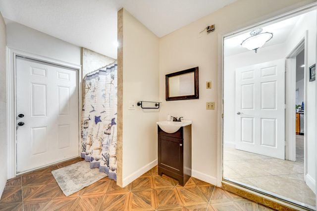 13659 Ishnala Circle, Wellington, FL 33414