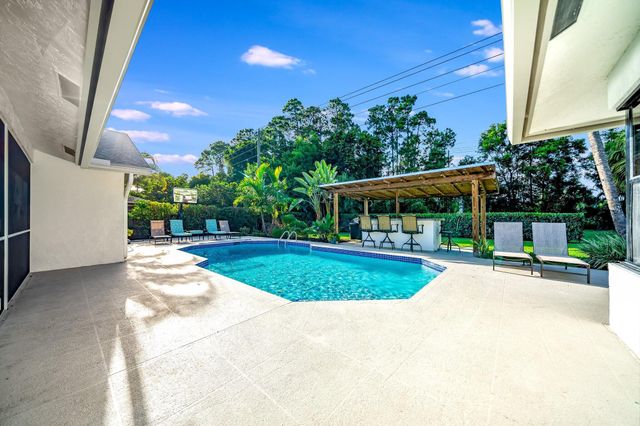 13659 Ishnala Circle, Wellington, FL 33414