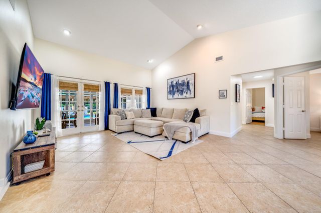 13659 Ishnala Circle, Wellington, FL 33414