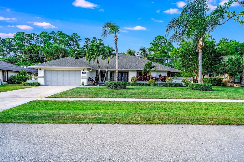 13659 Ishnala Circle, Wellington, FL 33414