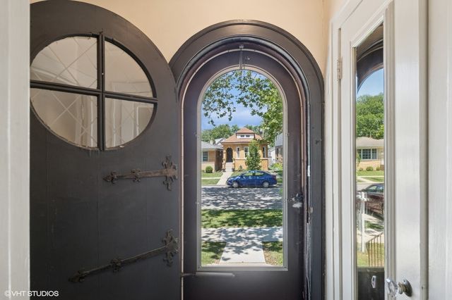6417 N Oxford Avenue, Chicago, IL 60631
