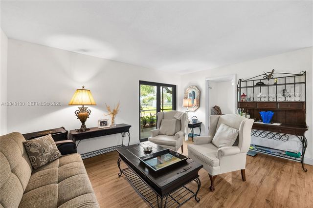 9999 N Belfort Cir 101, Tamarac, FL 33321