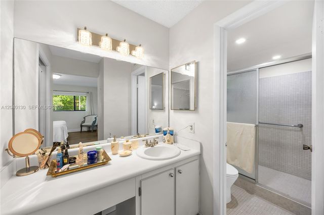 9999 N Belfort Cir 101, Tamarac, FL 33321