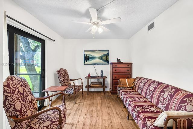 9999 N Belfort Cir 101, Tamarac, FL 33321