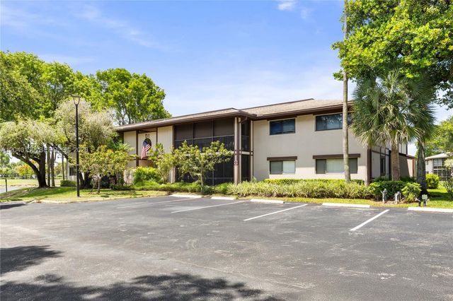 9999 N Belfort Cir 101, Tamarac, FL 33321