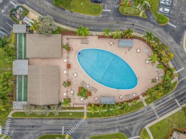 9999 N Belfort Cir 101, Tamarac, FL 33321