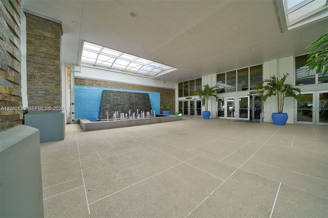 9999 N Belfort Cir 101, Tamarac, FL 33321