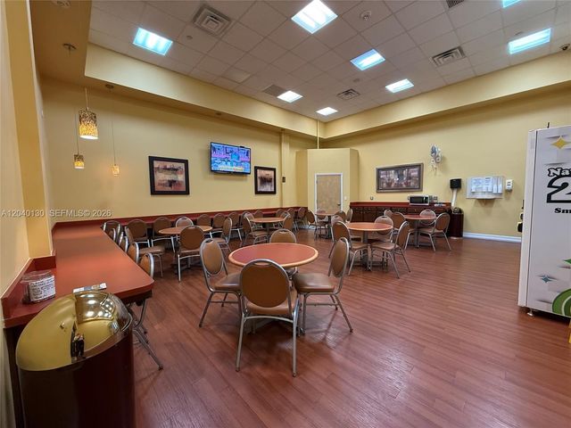 9999 N Belfort Cir 101, Tamarac, FL 33321