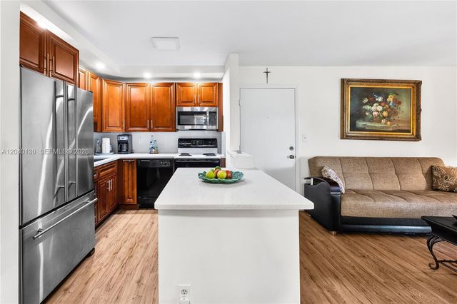 9999 N Belfort Cir 101, Tamarac, FL 33321