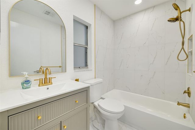 3569 OAK LAKE DRIVE, Palm Harbor, FL 34684