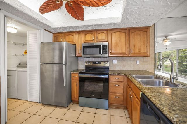 225 COUNTRY CLUB DRIVE D237, Largo, FL 33771