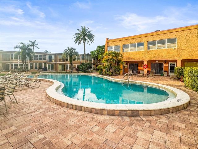 225 COUNTRY CLUB DRIVE D237, Largo, FL 33771