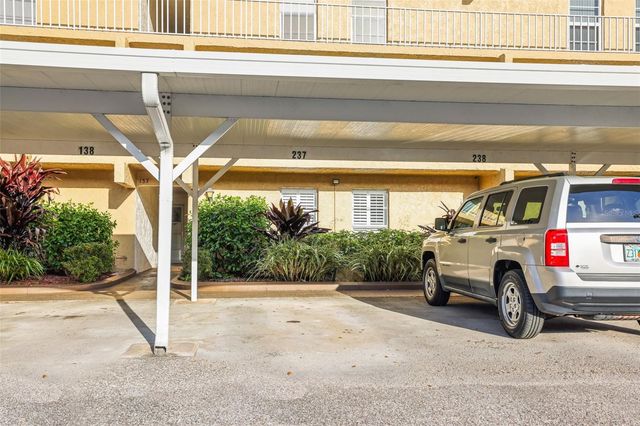 225 COUNTRY CLUB DRIVE D237, Largo, FL 33771