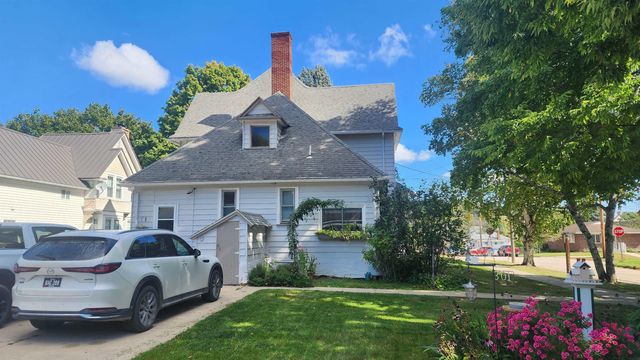 301 NW First Street, Elkader, IA 52043