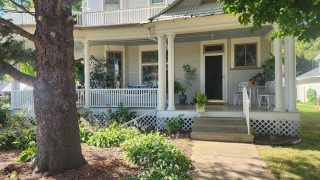 301 NW First Street, Elkader, IA 52043