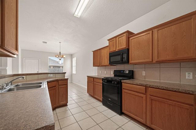 1918 Riane Lane, Houston, TX 77049