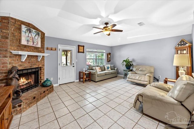 2712 Summertree Ln, Gulf Breeze, FL 32563