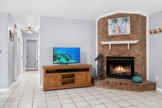 2712 Summertree Ln, Gulf Breeze, FL 32563