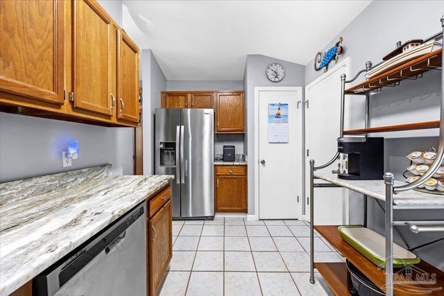 2712 Summertree Ln, Gulf Breeze, FL 32563