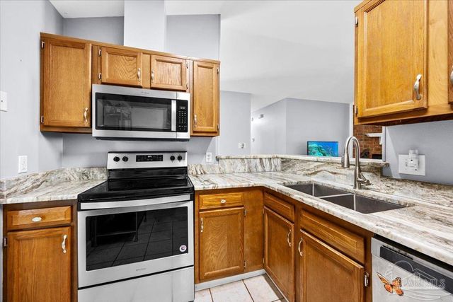 2712 Summertree Ln, Gulf Breeze, FL 32563