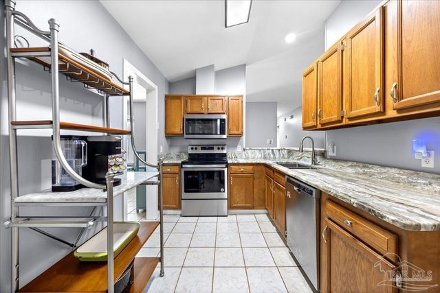 2712 Summertree Ln, Gulf Breeze, FL 32563