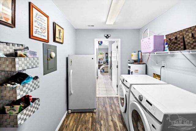 2712 Summertree Ln, Gulf Breeze, FL 32563