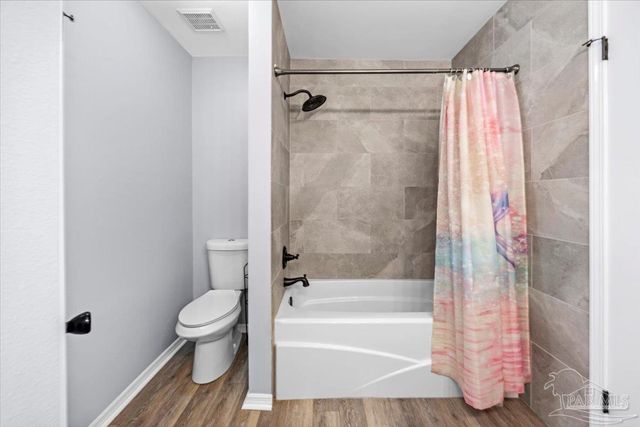 2712 Summertree Ln, Gulf Breeze, FL 32563