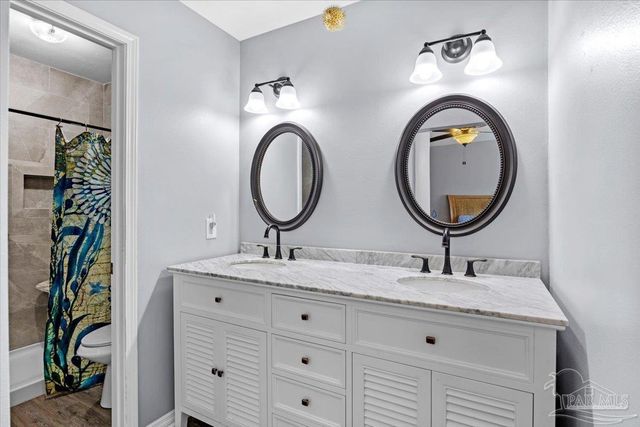 2712 Summertree Ln, Gulf Breeze, FL 32563