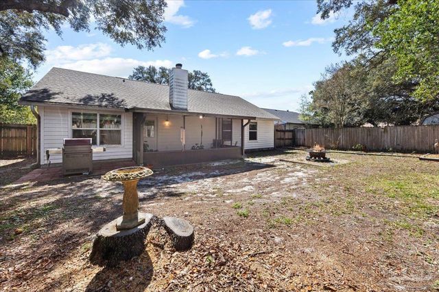 2712 Summertree Ln, Gulf Breeze, FL 32563