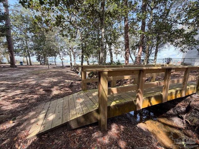 2712 Summertree Ln, Gulf Breeze, FL 32563