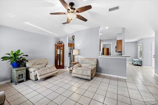 2712 Summertree Ln, Gulf Breeze, FL 32563