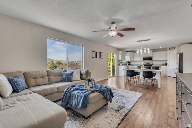 2957 E LOOKOUT DR, Eagle Mountain, UT 84005