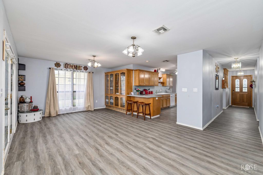 Image 10 of property listing at 57 W 34th Street, San Angelo, TX 76903